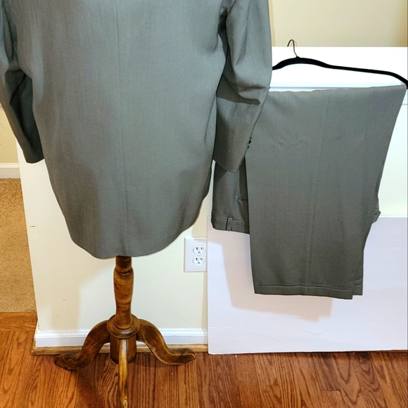 Cellini Linea Uomo | Double Breasted Suit - Picture 10 of 15